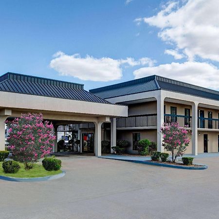 Days Inn By Wyndham Greenville Ms Esterno foto