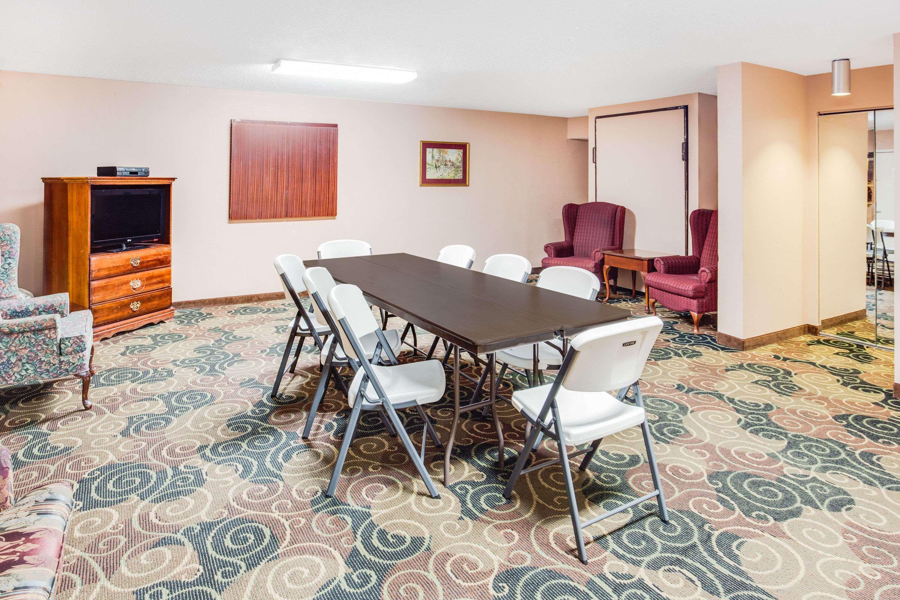 Days Inn By Wyndham Greenville Ms Esterno foto