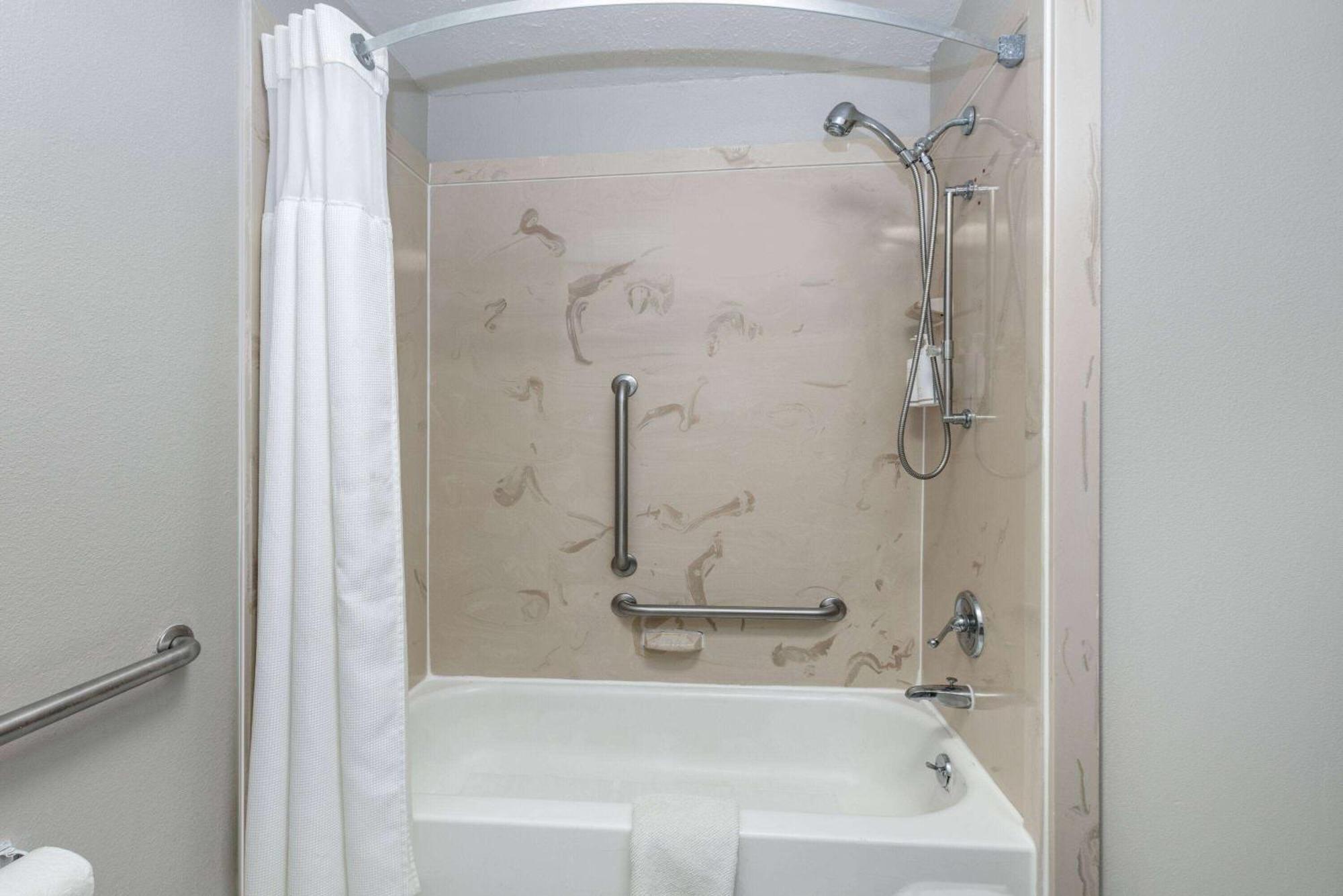 Days Inn By Wyndham Greenville Ms Esterno foto