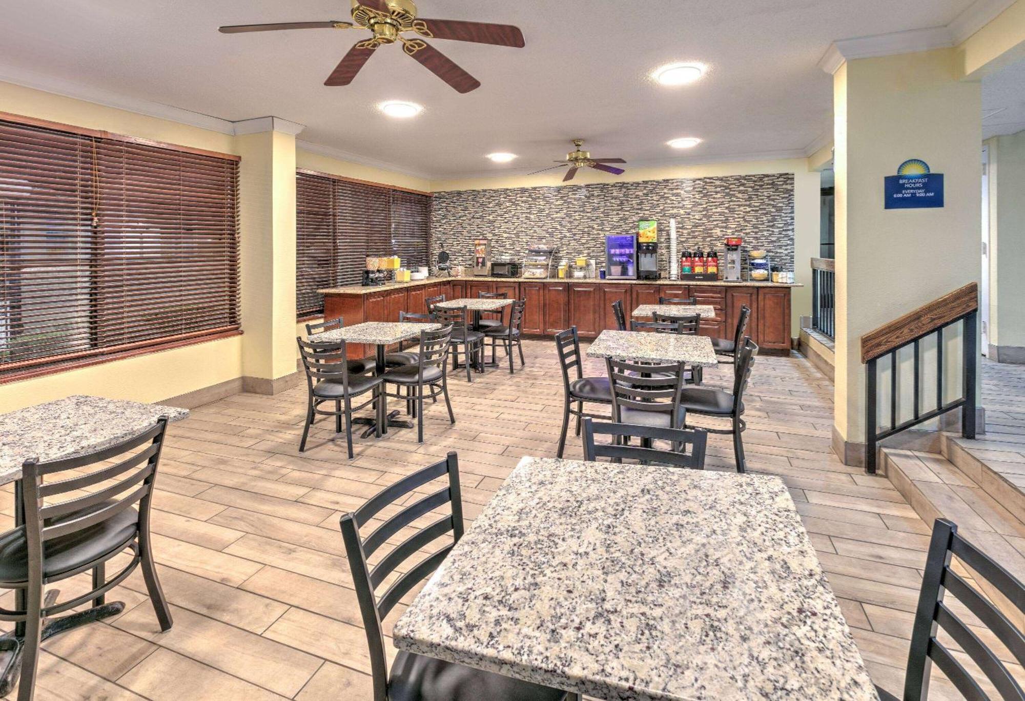 Days Inn By Wyndham Greenville Ms Esterno foto