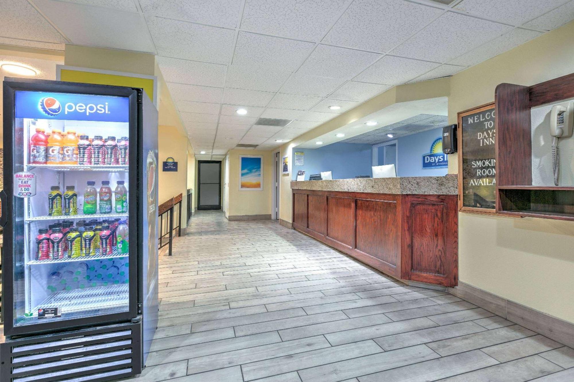 Days Inn By Wyndham Greenville Ms Esterno foto